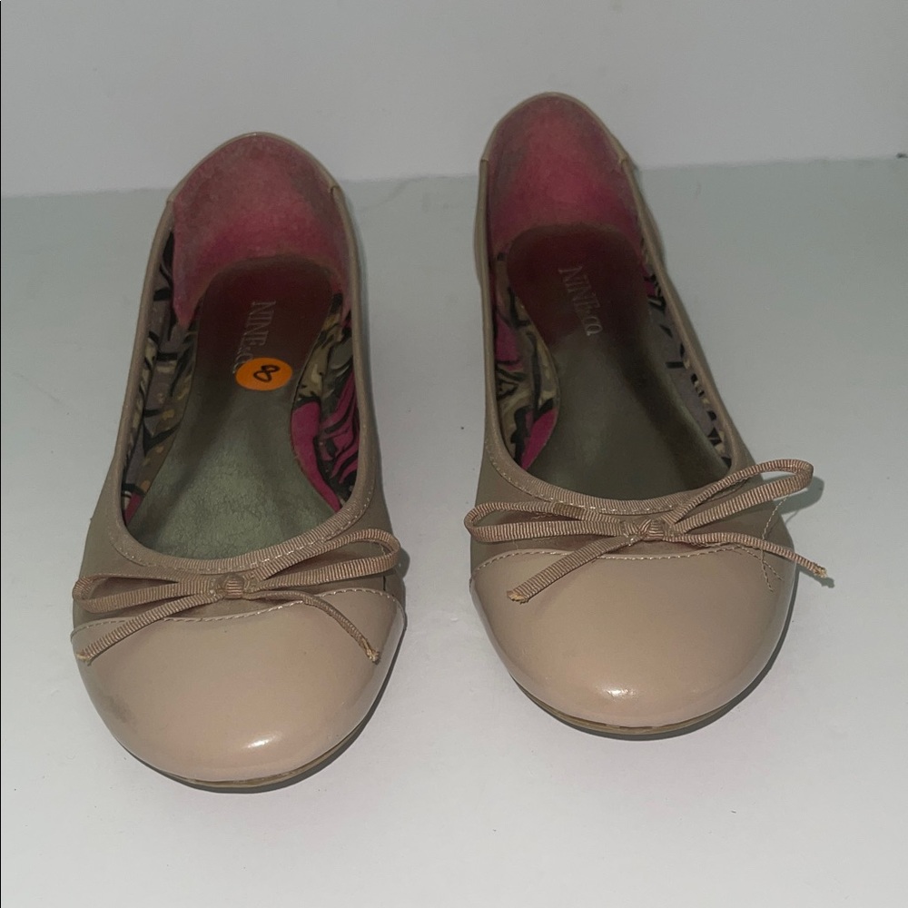 Nine & Co. Women's Beige Ballet Flats